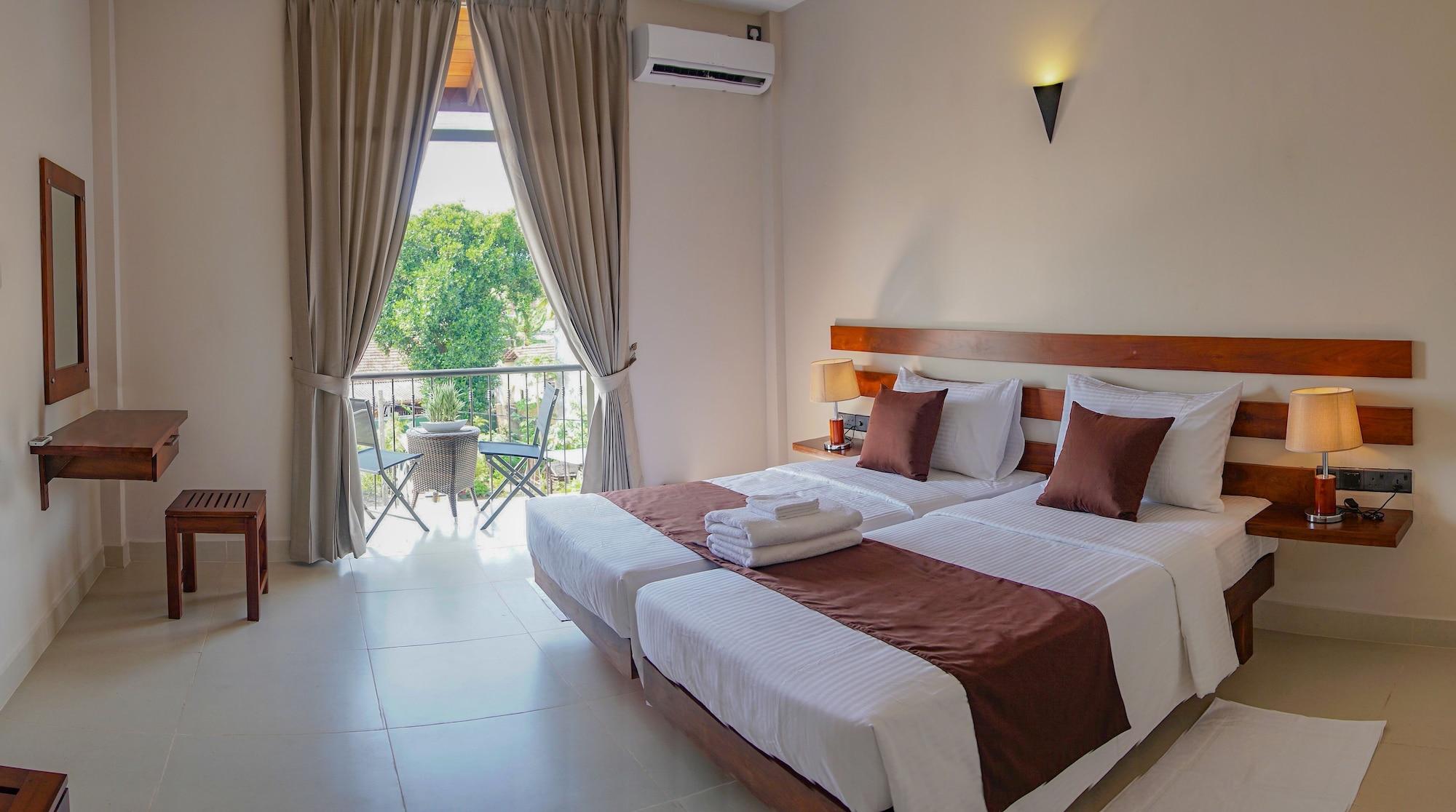 Hive 68 - Hotel And Resorts Negombo Eksteriør billede