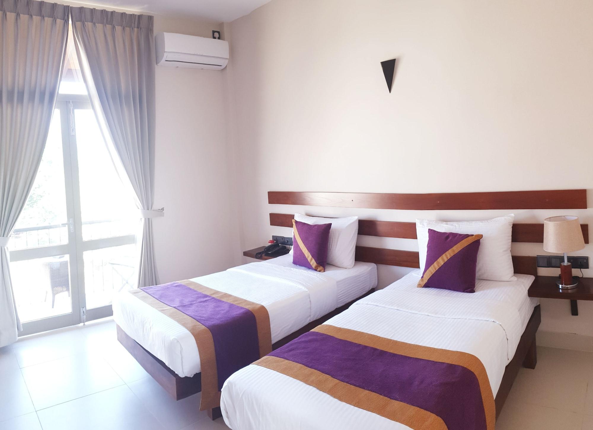 Hive 68 - Hotel And Resorts Negombo Eksteriør billede