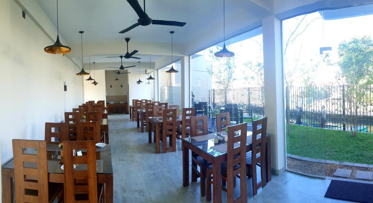 Hive 68 - Hotel And Resorts Negombo Eksteriør billede