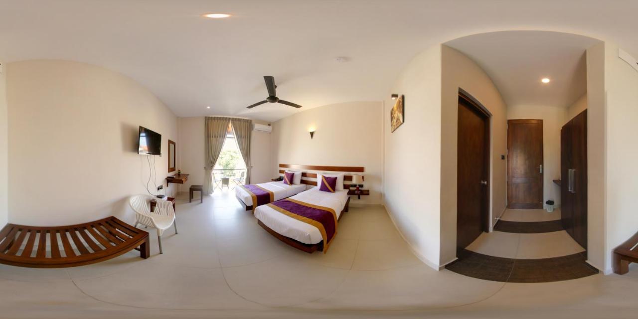 Hive 68 - Hotel And Resorts Negombo Eksteriør billede